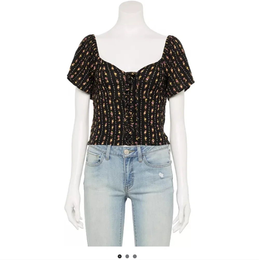 SO Juniors front lace up black and pink short sleeved crop top. Size small